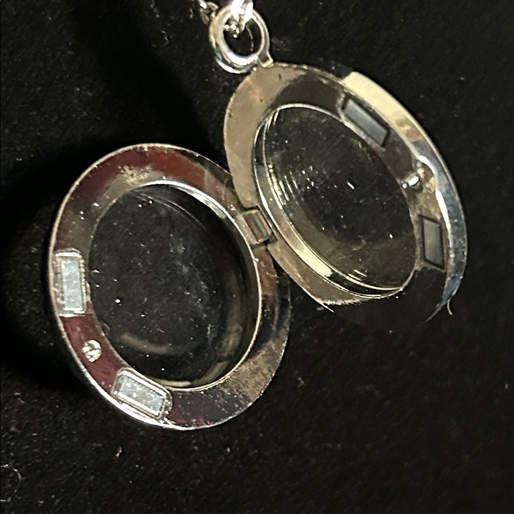 Effy New Silver Tone Floating Charm Nautical Theme Circle Pendant Necklace - Picture 4 of 7